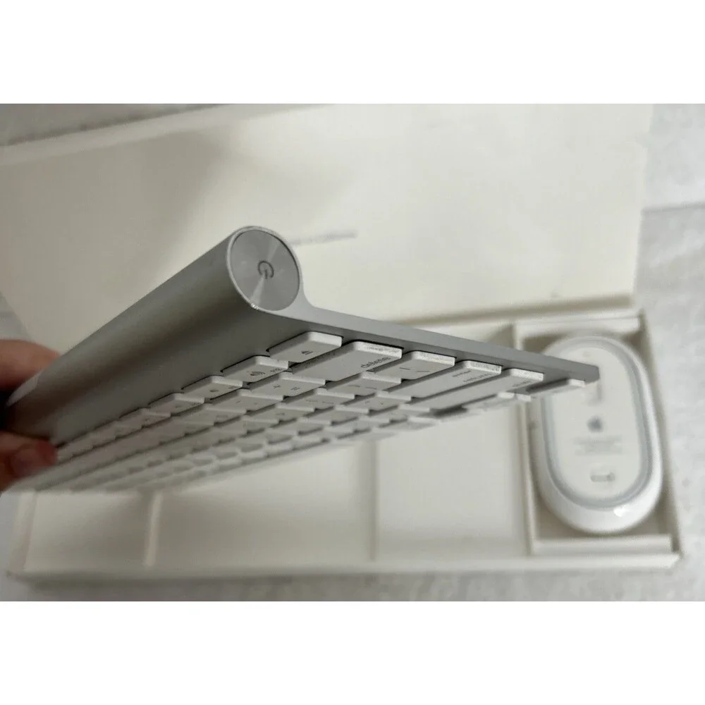 apple magic keyboard and mouse in box A1314 A1197 EUC Back to School